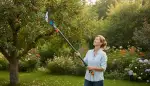 Die Gardena Baumschere HighCut 360/18V: Müheloser Baumschnitt in luftigen Höhen